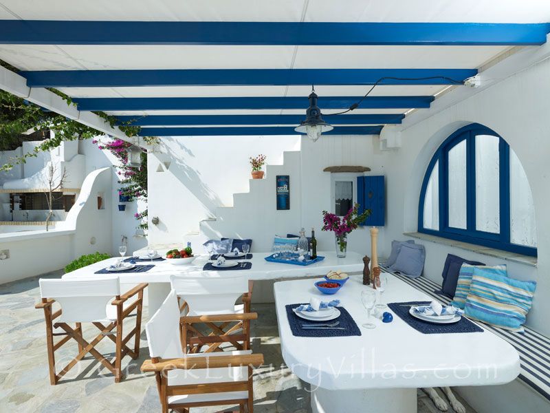 Large Groups dining together in Villa in Antipaors