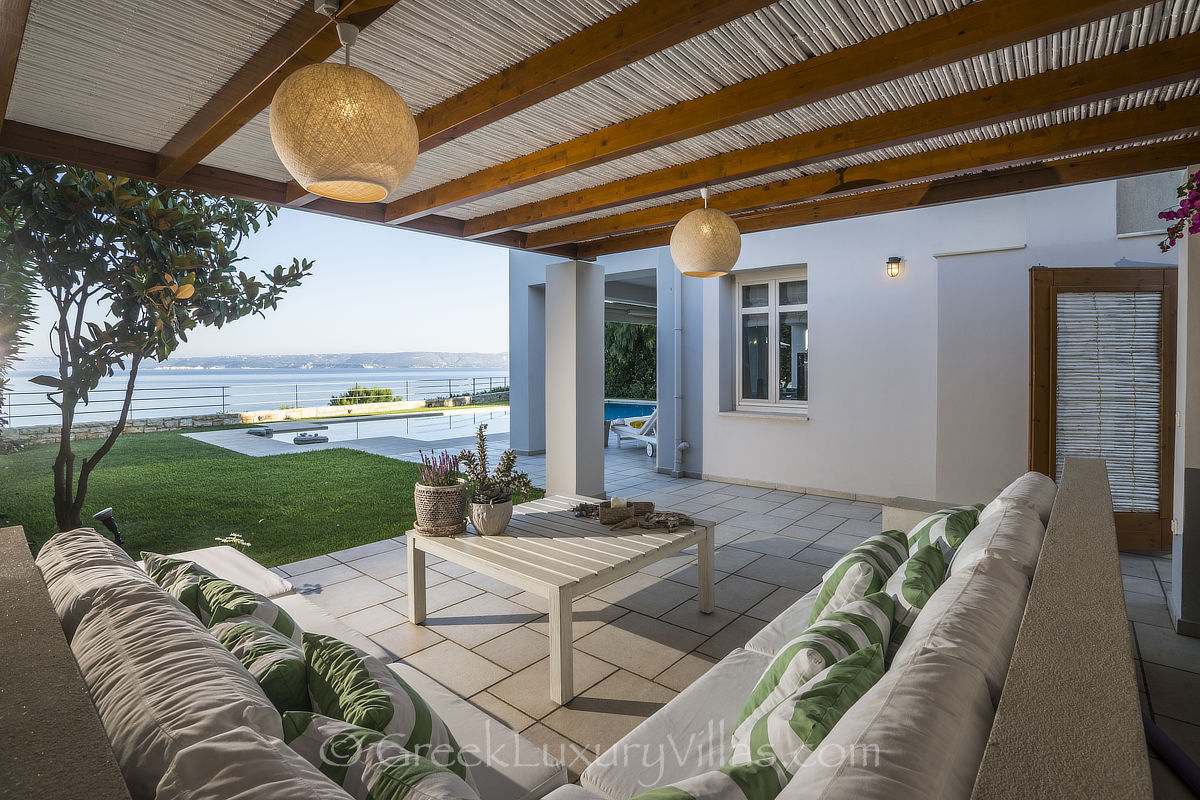 island style seafront villa with pool lounge