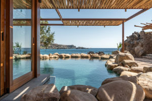 Absolute Waterfront Villa with Heated Pool