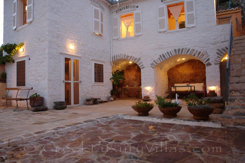 The romantic traditional house in Hydra