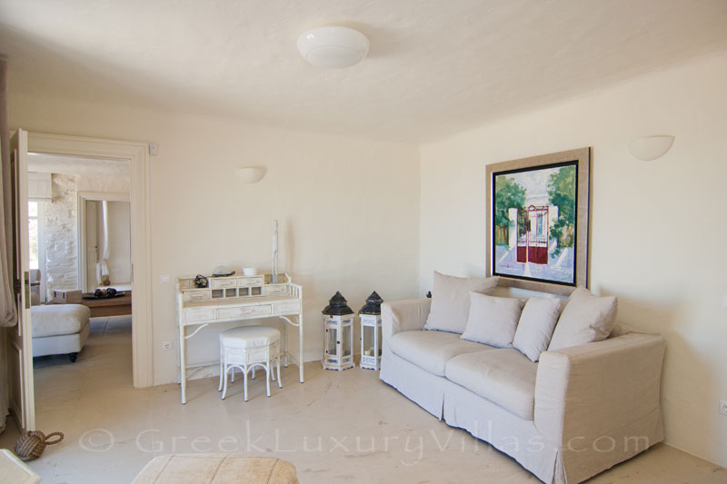Kea luxury villa guest suite with private room