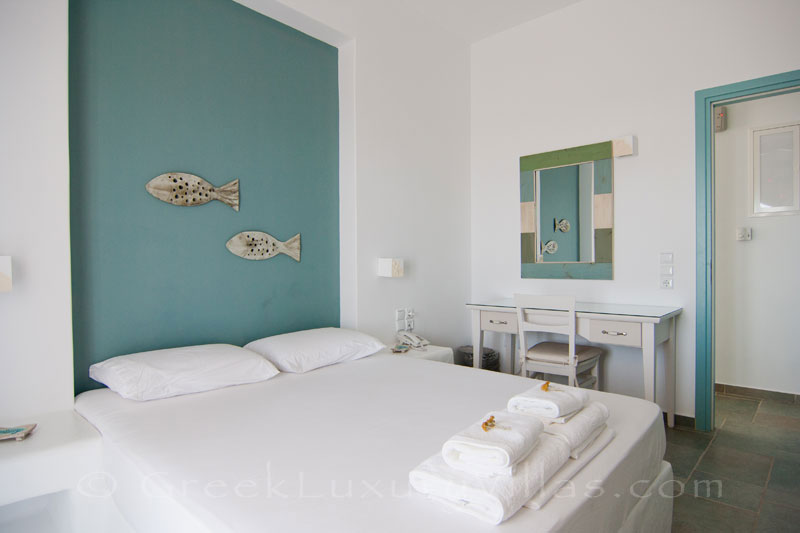 Double bedroom of luxury villa with pool in Koufonisi
