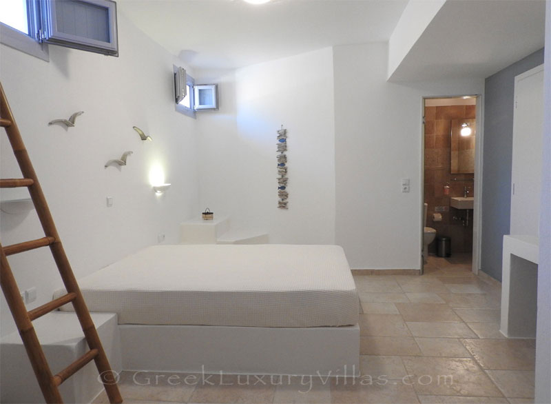 Double bedroom of luxury villa with pool in Koufonisi