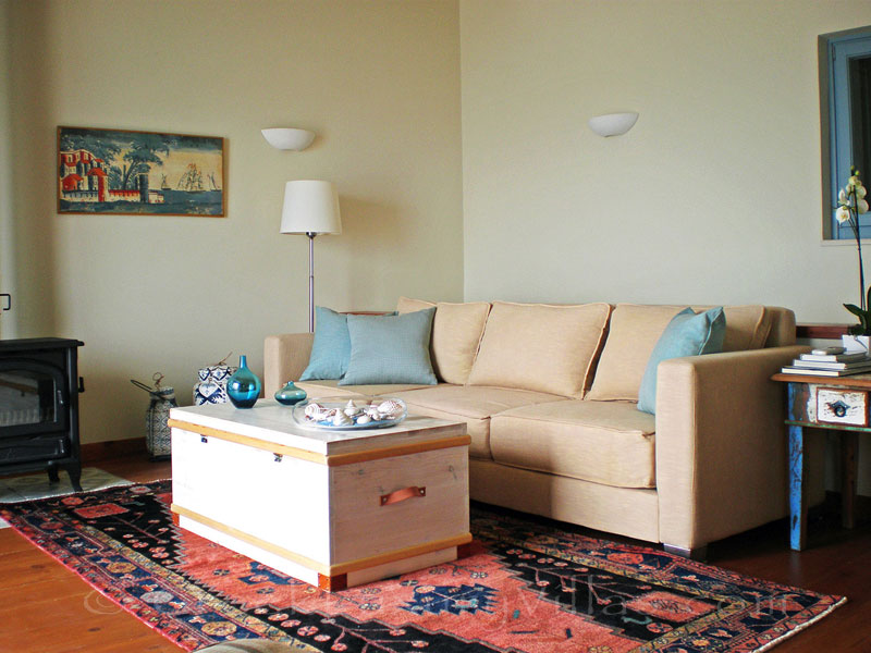 The living-room of a villa with seaview and a pool in Lefkas