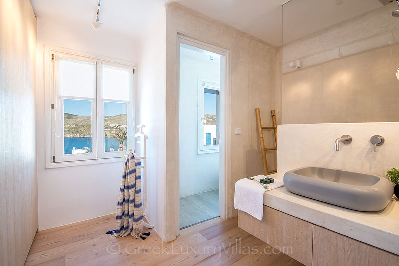 en-suite bathroom of luxury villa in Mykonos