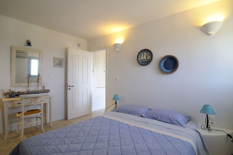 double bedroom luxury villa paros