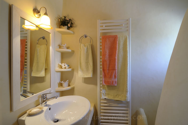 en suite bathroom paros villa