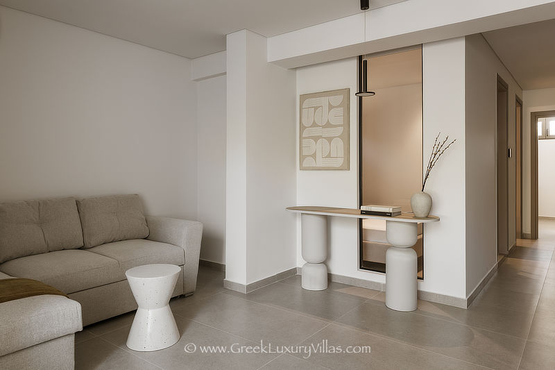 Independent studio of beachfront villa with pool