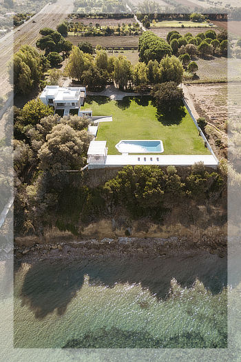 A Modern Beachfront Villa with Pool 