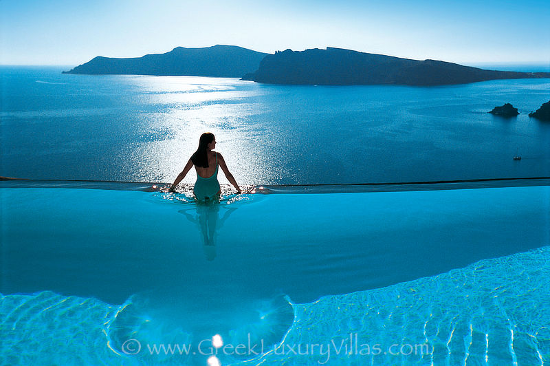 Santorini exclusive luxury villa and suites pool