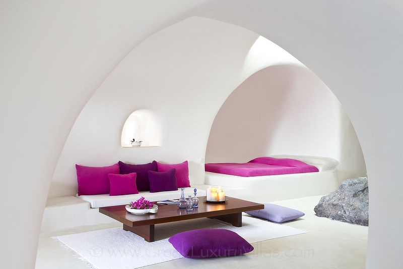 Santorini exclusive perivolas suite bedroom
