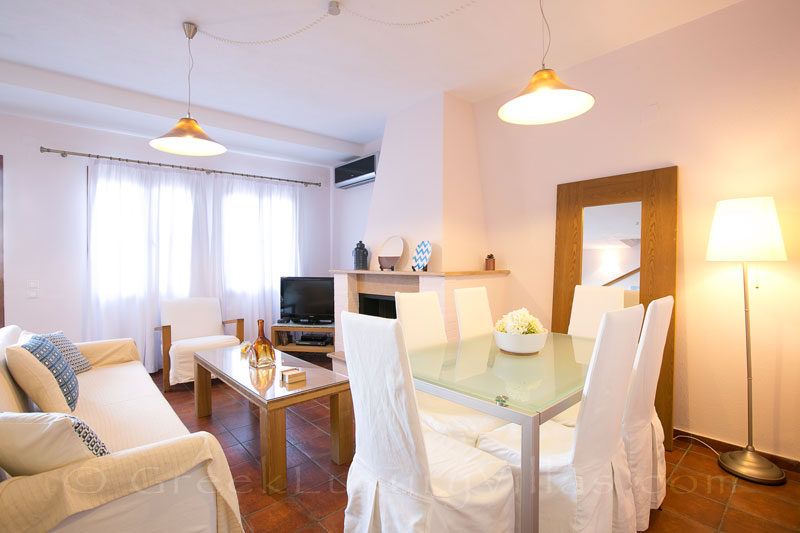 Skiathos luxurious villa with pool living room