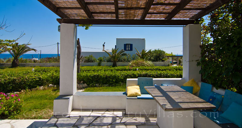Outdoor dining table of villa for two in Skyros