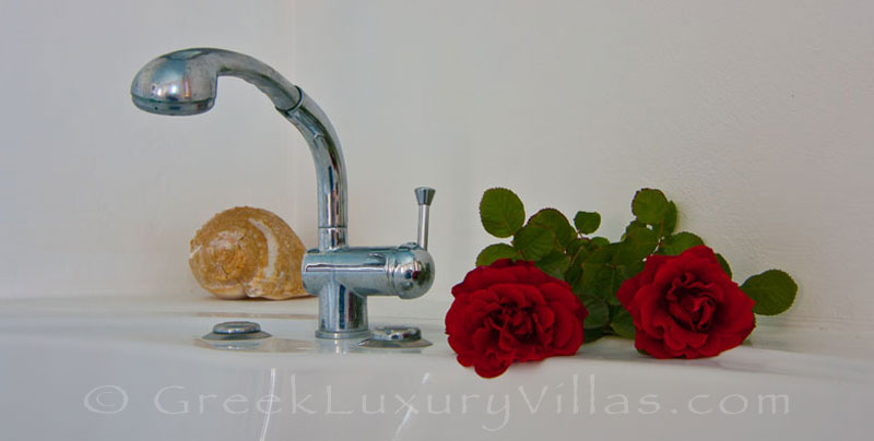 Bathroom of villa for two in Skiathos